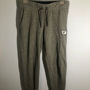 NIKE || COMFY JOGGER SWEATS